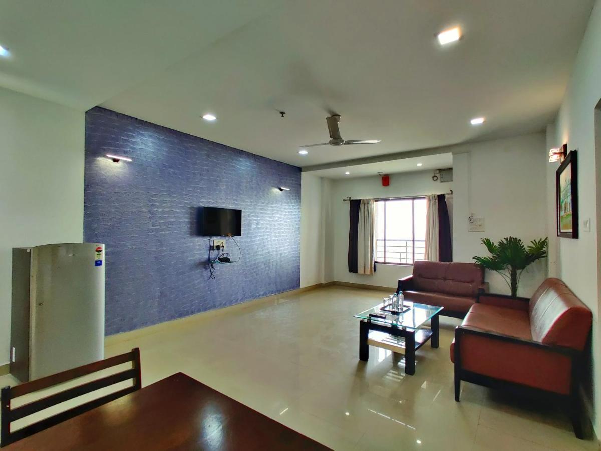 Golden Chariot Hotel Daman Esterno foto