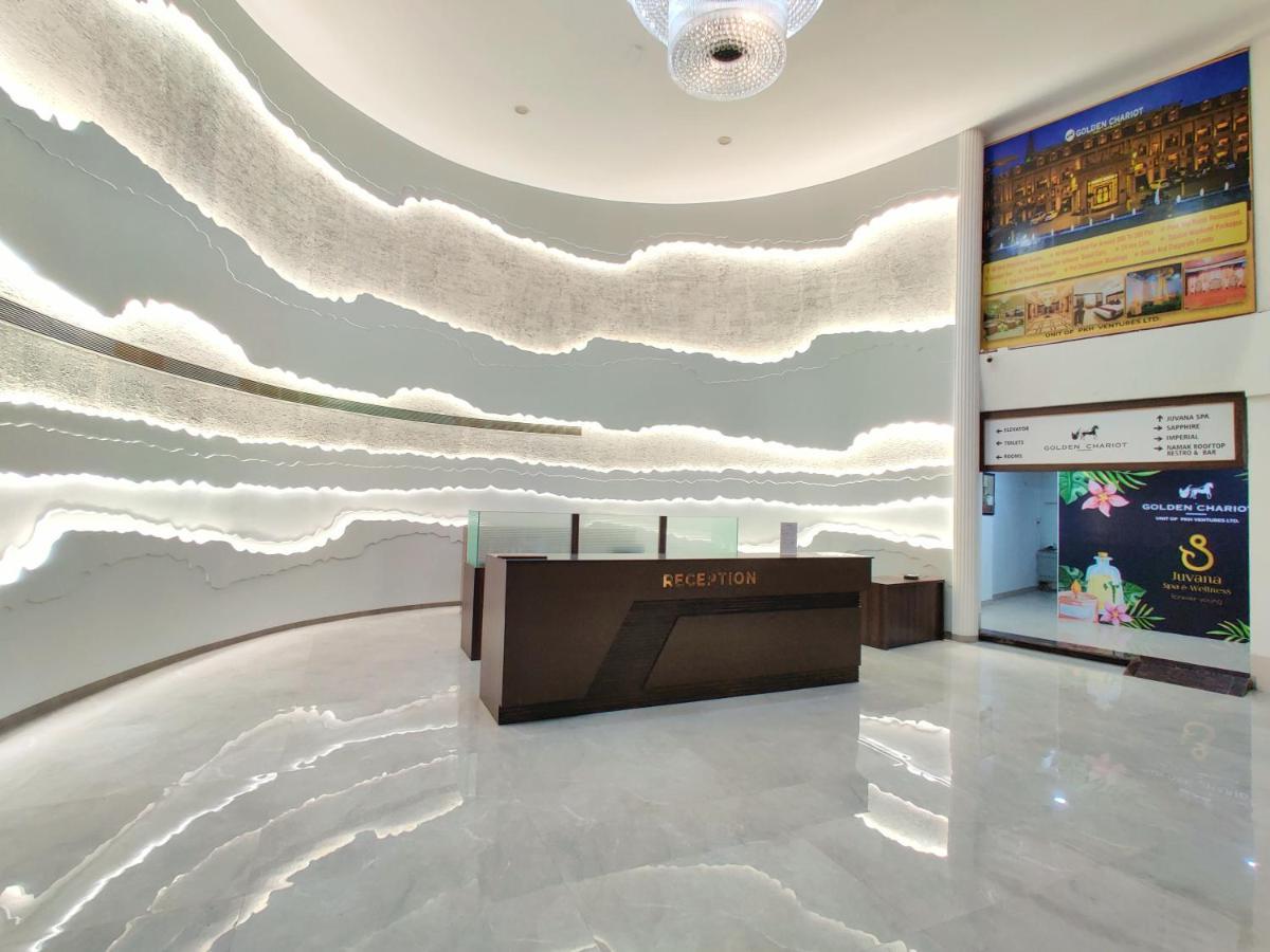 Golden Chariot Hotel Daman Esterno foto